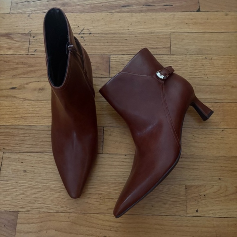 Naturalizer Reddish Brown Point Kitten Heel Booties Size 10W